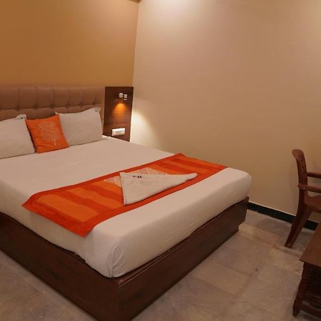 מלון טירופאטי Durga Residency מראה חיצוני תמונה