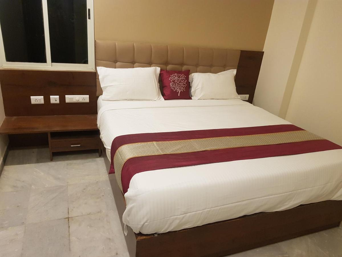 מלון טירופאטי Durga Residency מראה חיצוני תמונה