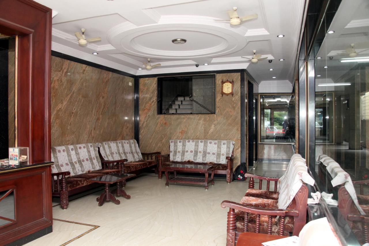 מלון טירופאטי Durga Residency מראה חיצוני תמונה