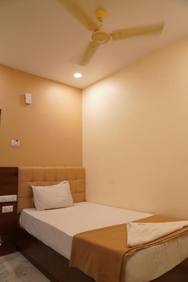 מלון טירופאטי Durga Residency מראה חיצוני תמונה